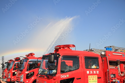 消防車と放水