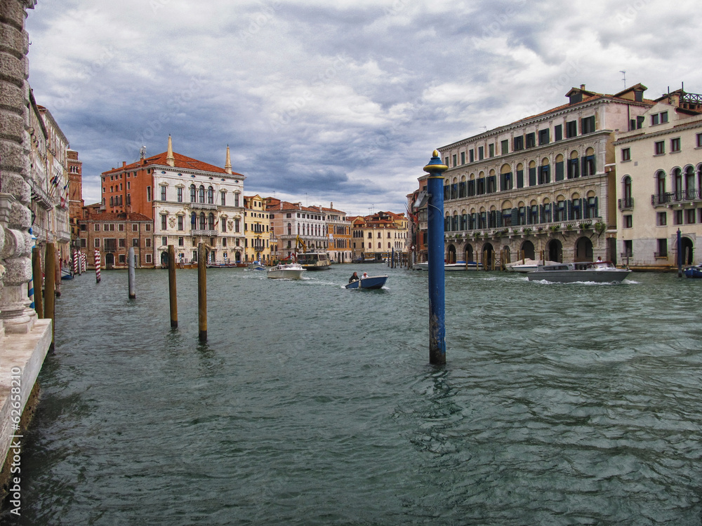 canal en Venecia