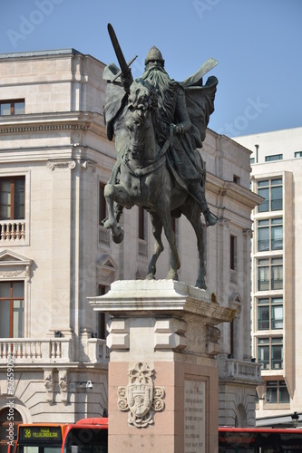 Monumento en honor a El Cid Campeador, Burgos, España photo