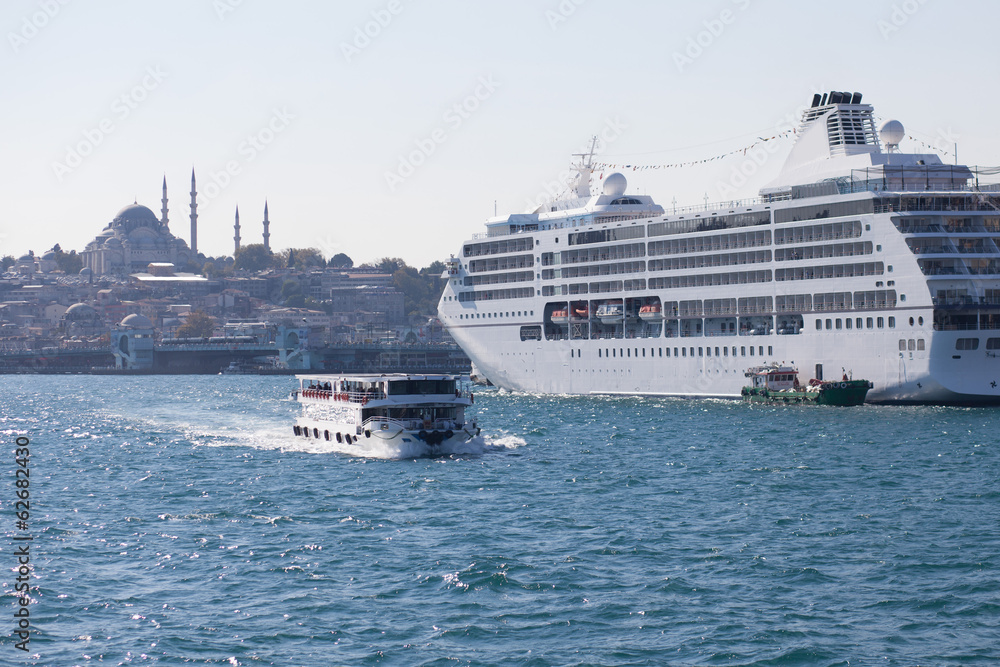 Istanbul ship sightseeing cruises