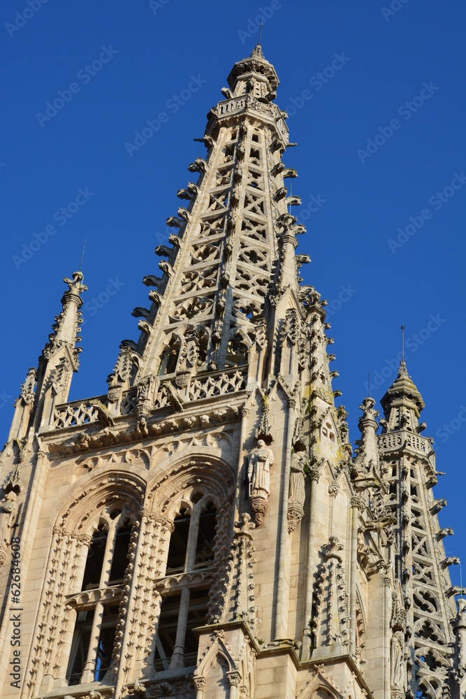 Detalle de la torre y  campanario de la Catedral de Burgos