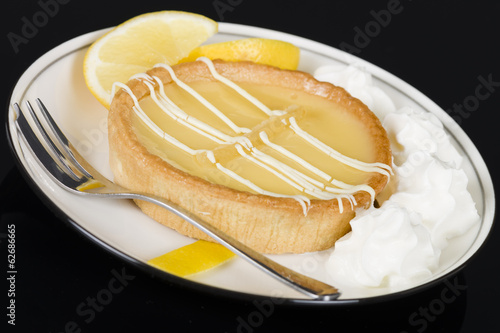 Lemon Tart - Lemon pie with lemon and double cream filling
