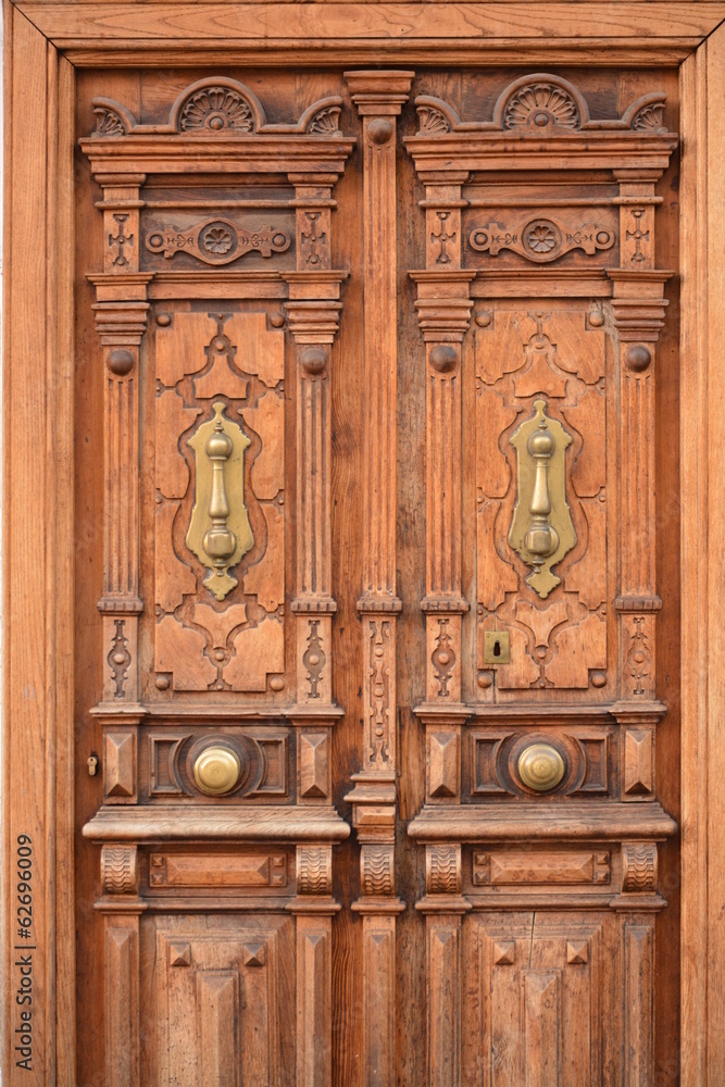 Puerta pintoresca y artesanal de madera Puerta pintoresca y artesanal de madera