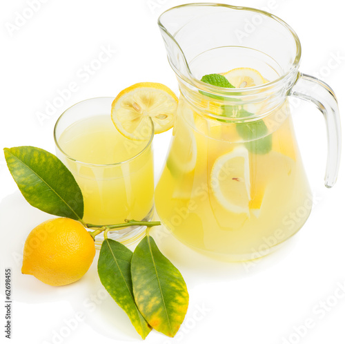 lemon juice with lemon fruit