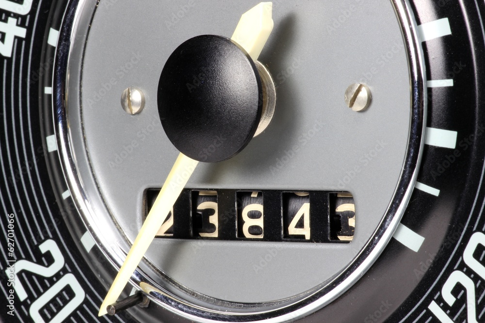 Naklejka premium Tacho eines Oldtimers