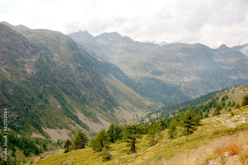 Fototapeta premium Beautiful alpine mountain ranges, central Europe