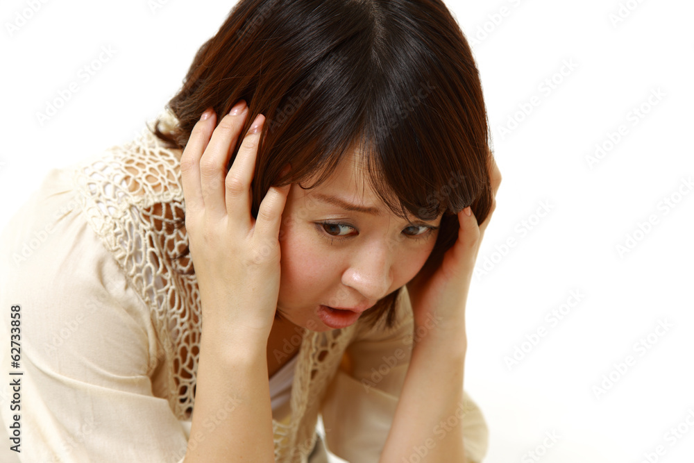 パニックに陥る女性