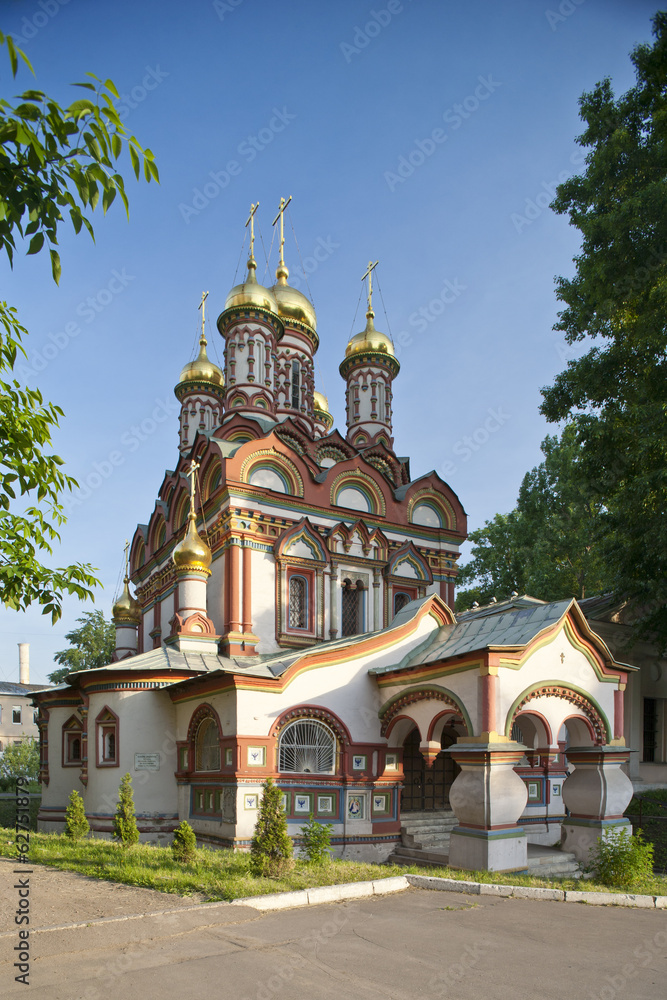 Church of Nikola in Bersenevskaya. Moscow.