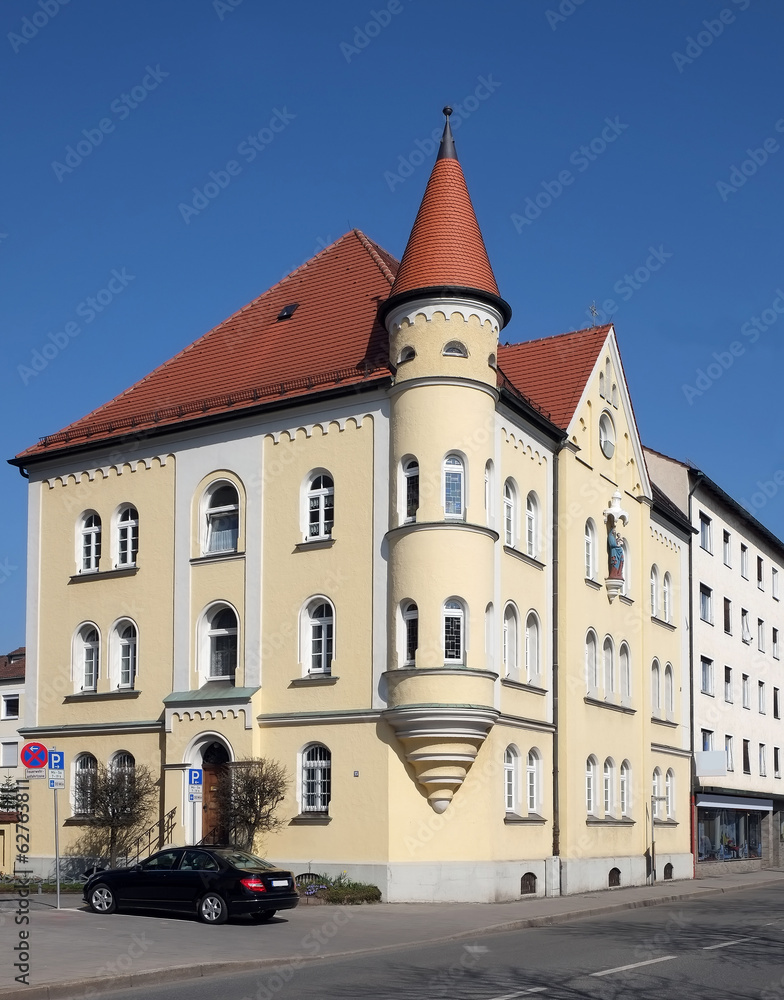 Fototapeta premium Pfarrhaus St. Josefl in Weiden