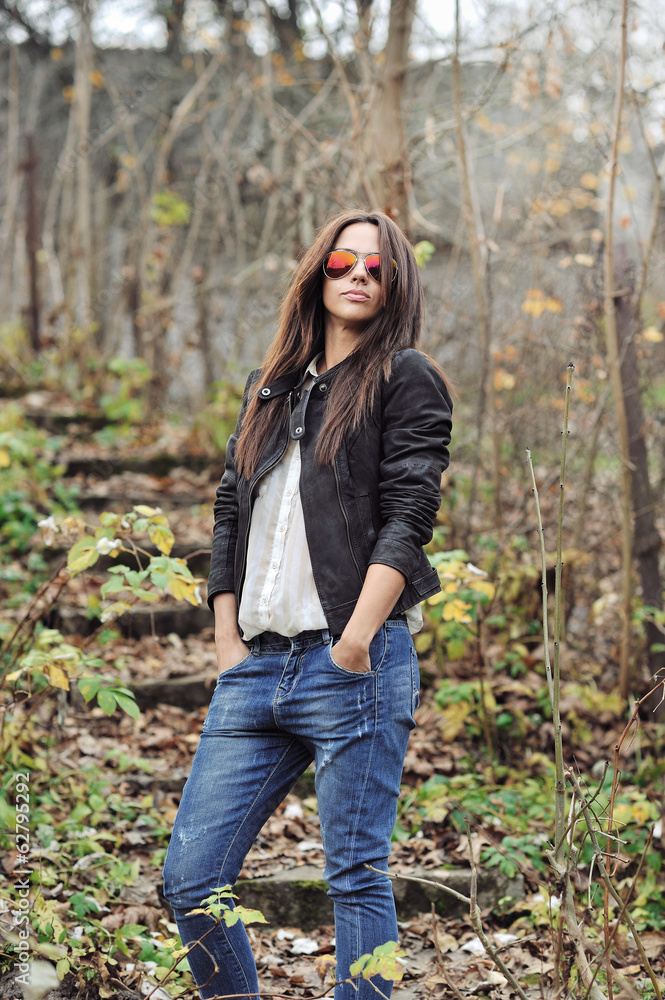 Woman in sunglasses fashion portrait Woman in sunglasses fashion portrait