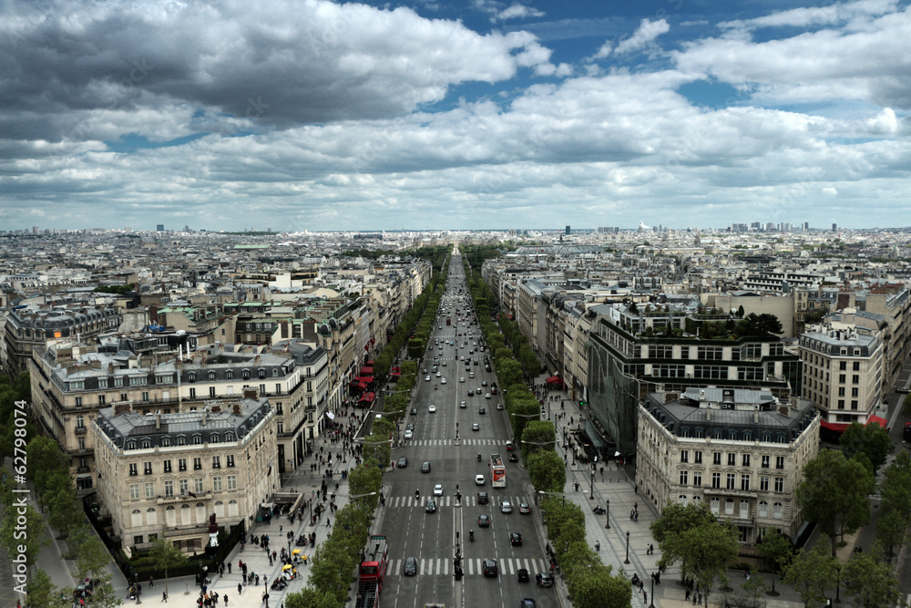 Blick vom Arc de Triomphe in Paris