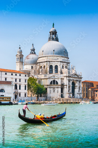 Fototapete Gondola on Canal Grande with Santa Maria della Salute, Venice