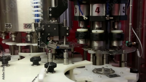 Фрагмент упаковочного механизма в действии