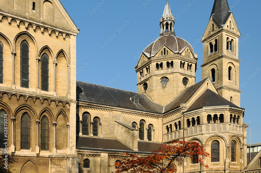 Fototapeta premium Liebfrauenkirche Munsterkerk in Roermond