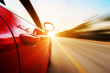 Fotobehang Snelle auto Snelle auto op de snelweg  © hxdyl