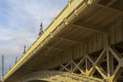 Bridge detail slant