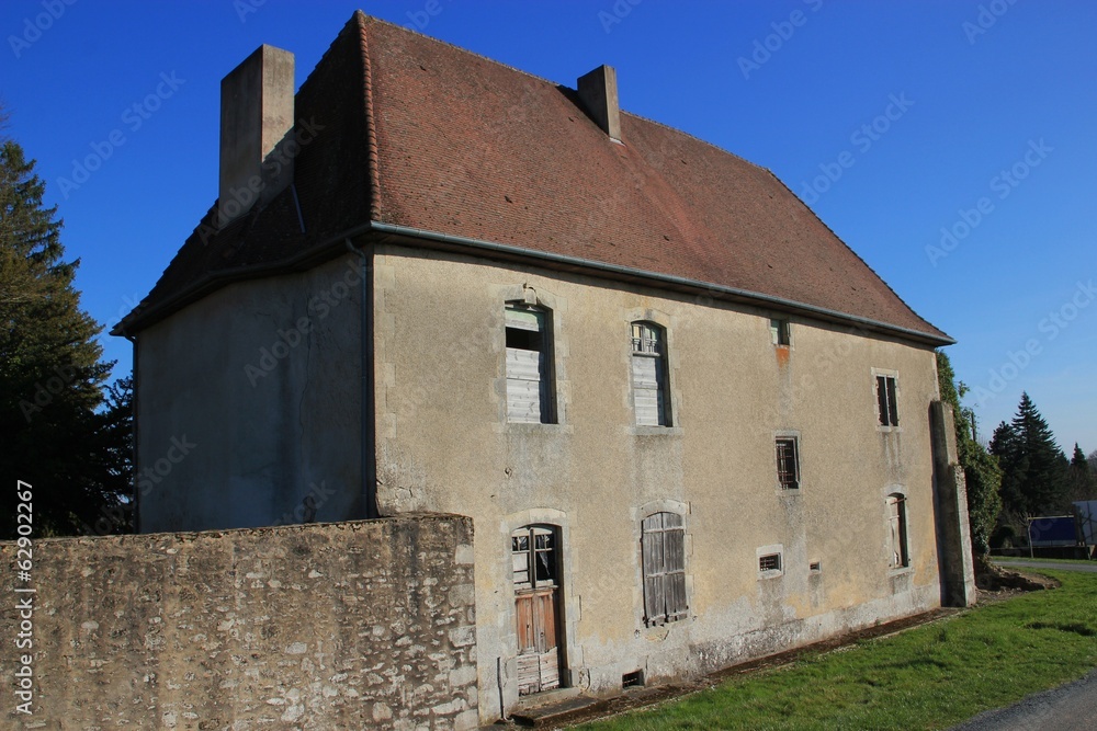 Ladignac-le-Long ,château de Chastaing. Ladignac-le-Long ,château de Chastaing.