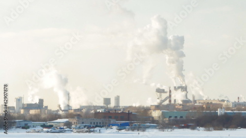 Wallpaper Mural лыжник едет на фоне заводских труб и дыма Torontodigital.ca