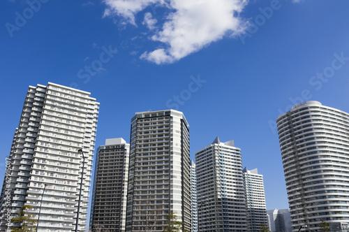 横浜の高層マンション街 © motodan