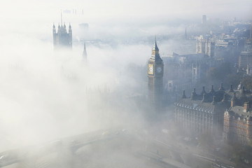 Wandcirkels Londen Dichte mist boven Londen  © Sampajano