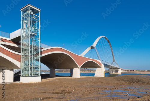 new arch bridge photo