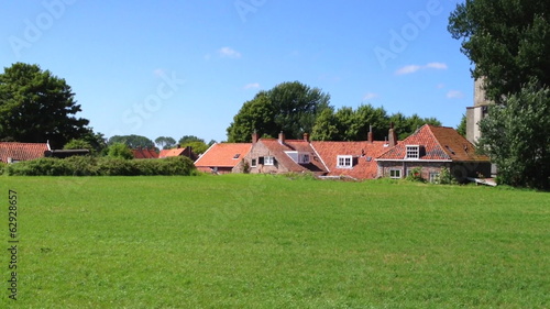 Wallpaper Mural houses in the green in 1080p Torontodigital.ca