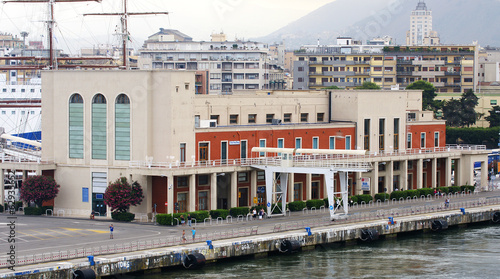 Muelle del puerto de Palermo, Italia
