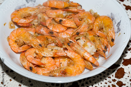 fresh gulf shrimps with garlic fried in olive oil