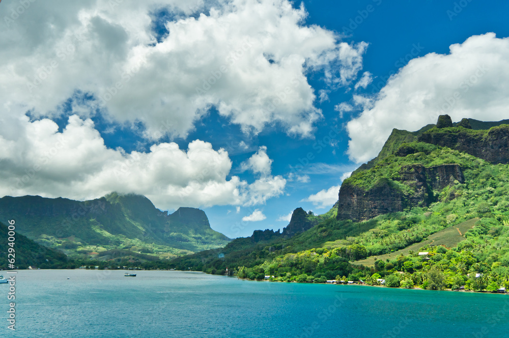 Paradise view of Moorea Islands, Cook's Bay, French Polynesia