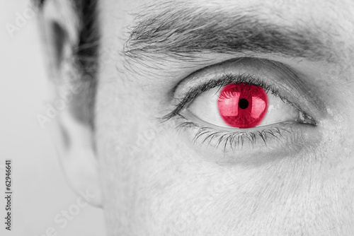 фотографія Man with red eye