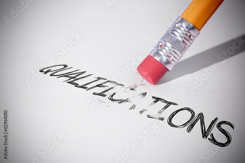 Foto Pencil erasing the word Qualifications