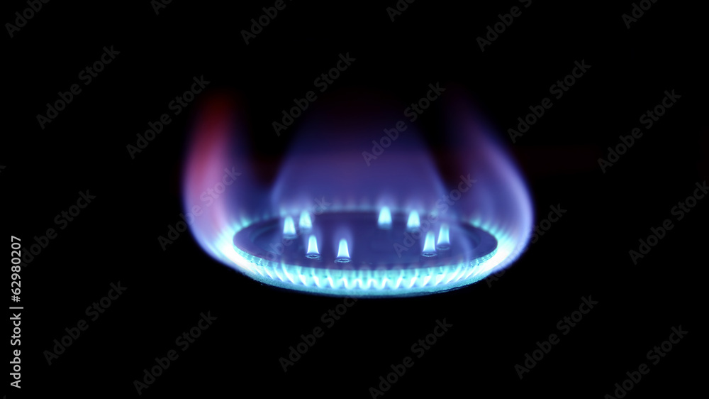 Burning natural gas on burner