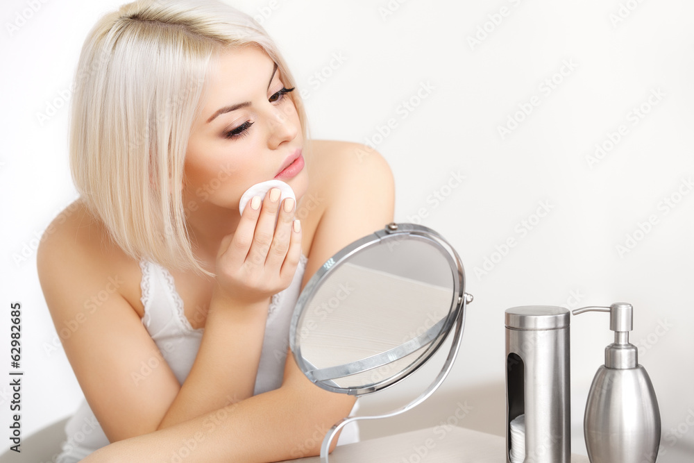 Makeup Applying. Beautiful Woman doing Daily Makeup. Makeup Applying. Beautiful Woman doing Daily Makeup.