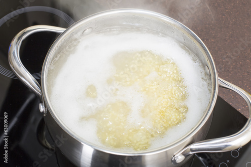 boiling millet porridge