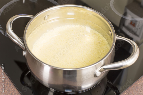 boiling millet porridge