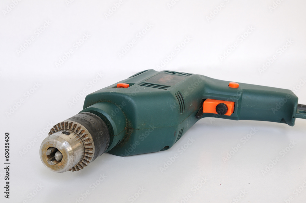 Electric drill disconnected with drill-bit Electric drill disconnected with drill-bit