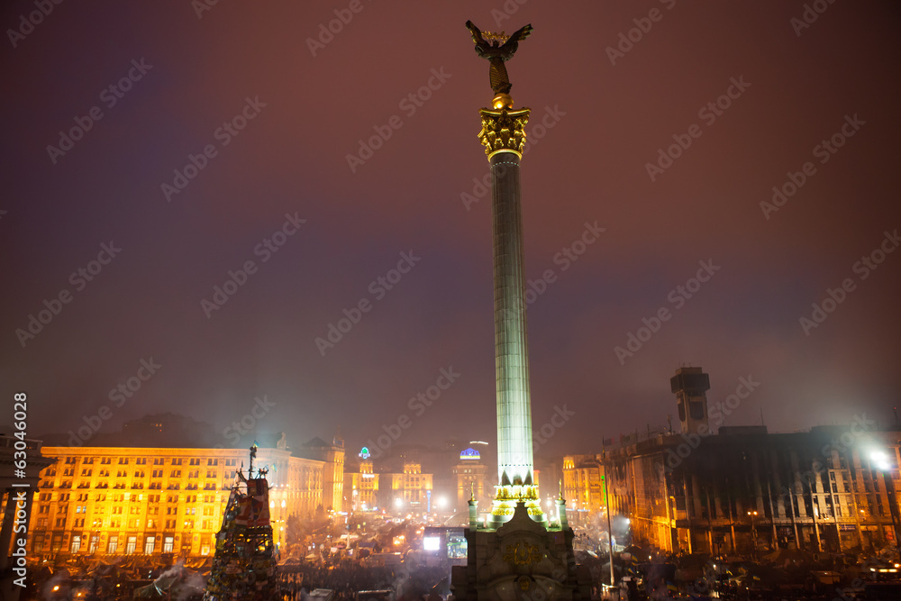 Independence monument at Maidan Nezalezhnosti