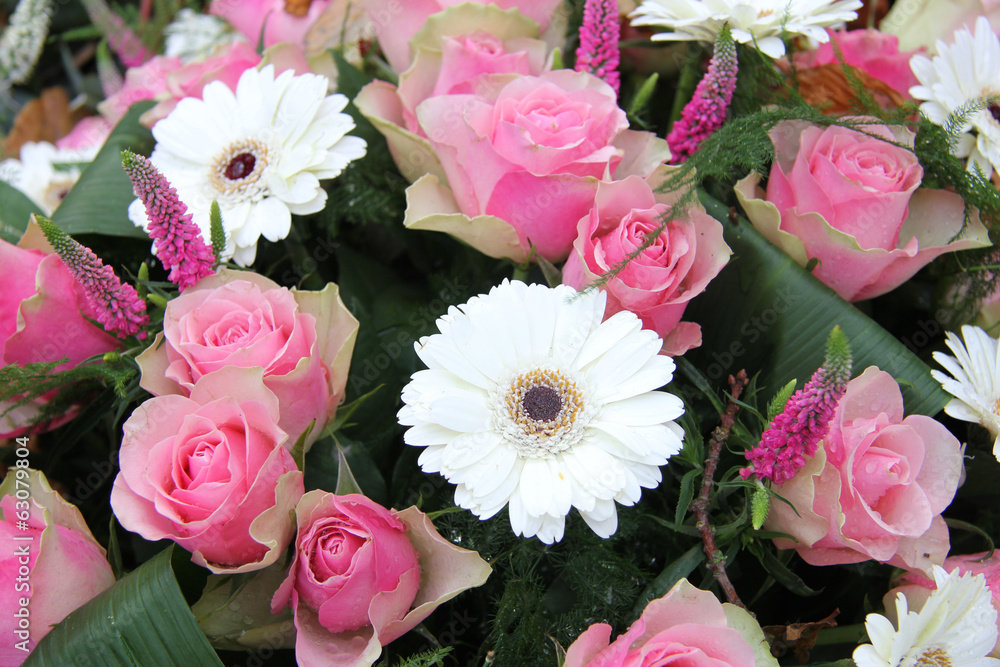 Fototapeta premium Pink roses, white gerberas in bridal arrangement