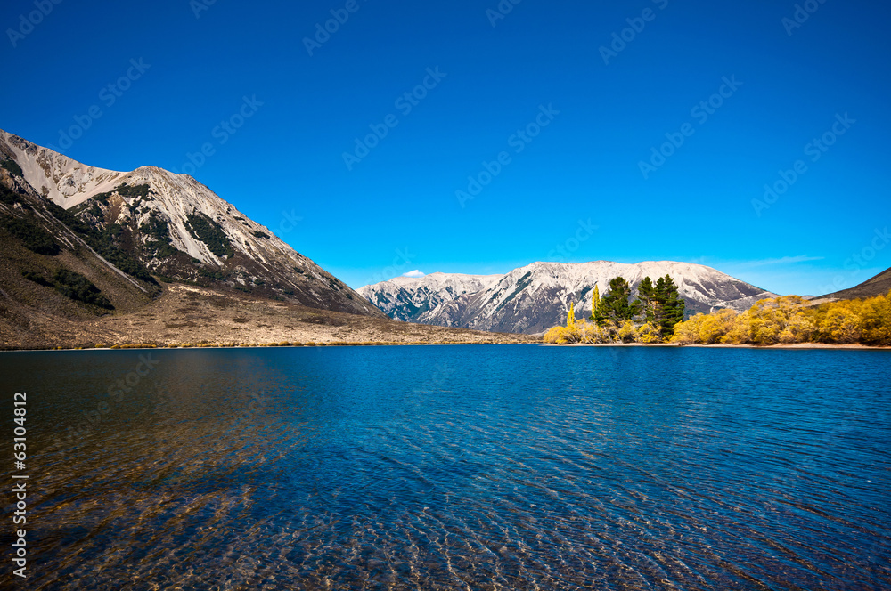 southern alpine alps mountain range at Lake Pearson Arthur's pas