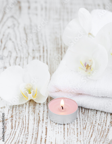 Spa set with white orchids