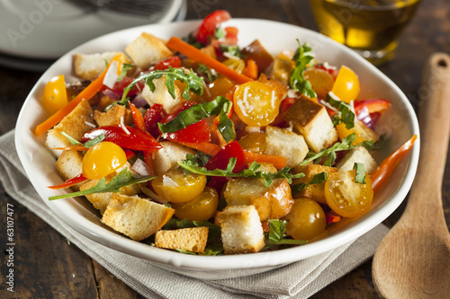 Traditional Healthy Panzanella Salad