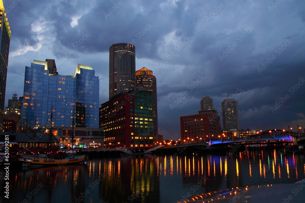 Naklejka premium Boston im Gewitter