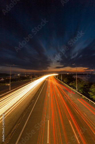 Traffic lights at night © li_zard