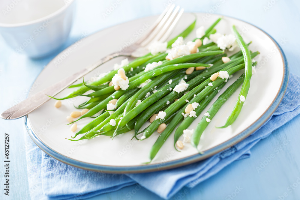 green beans salad with goat cheese and pine nuts green beans salad with goat cheese and pine nuts