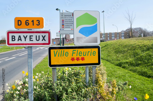 France, Bayeux - Panneaux de commune