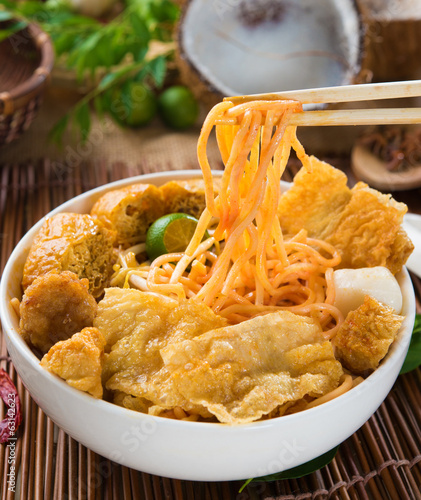 Canvas Print singapore curry noodles with tradtional setting