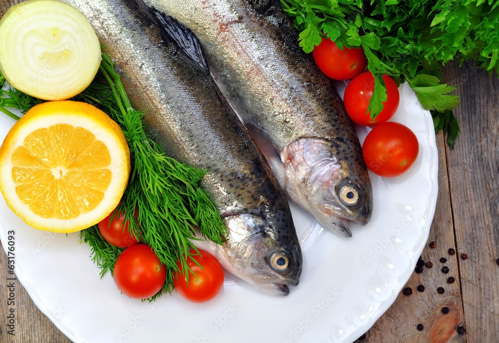 trout with lemon and fresh vegetables trout with lemon and fresh vegetables