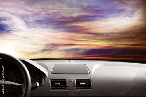 viaggiare in auto © Photobeps