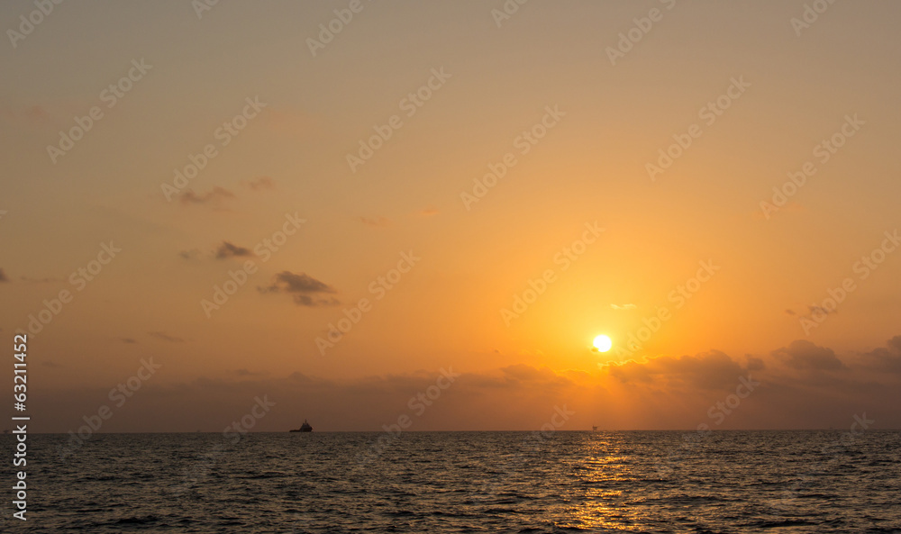 sun set and sea