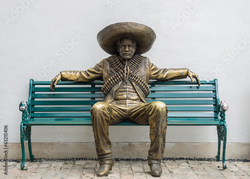 Naklejka Mexican man statue